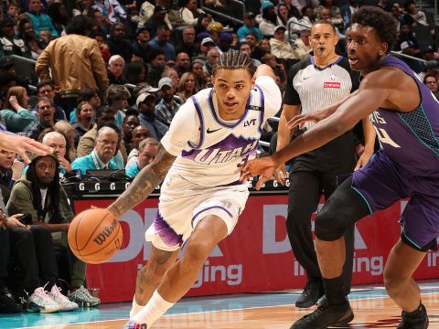 乔治vs黄蜂集锦 全场拿到25分7助攻手感一般