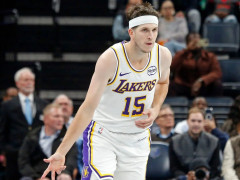 比肩传奇韦斯特！里夫斯成为湖人队史首位达成200分+50助的球员