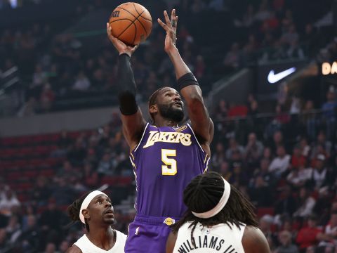 艾顿vs开拓者集锦 全场29分10板2助3帽贡献全能表现