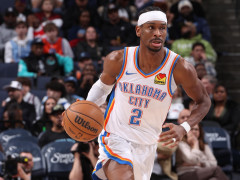 亚历山大成为历史上首位连续3场比赛登场不足30分钟每场都砍下30+得分的球员