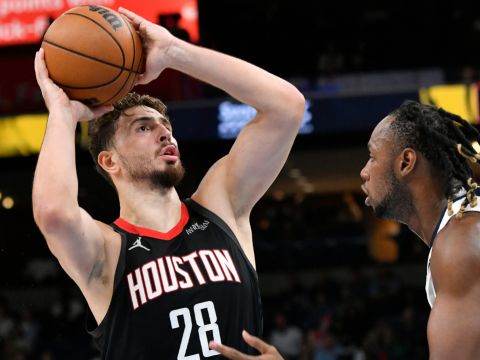 申京vs灰熊集锦 全面发挥拿到20+16+7率队轻松取胜