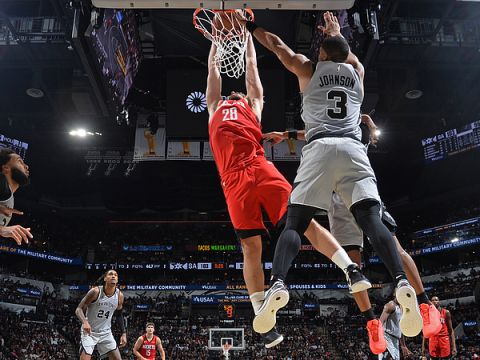 申京vs马刺集锦 后发制人拿下25+9+8仍杯水车薪