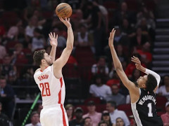 关键卡位战！马刺终结火箭五连胜排名升至西部第三 火箭降至西部第六