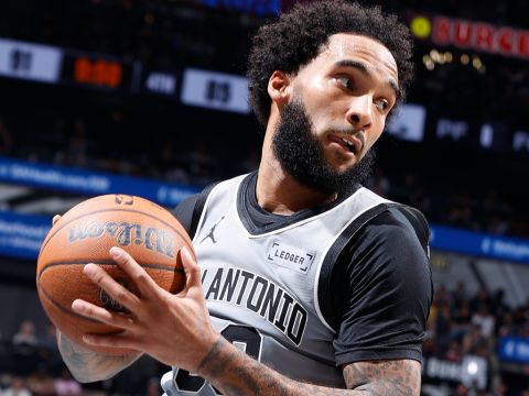 朱利安-尚帕尼vs火箭集锦 飙中6记三分+5抢断完美肩负3D称号