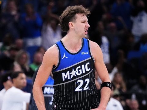 小瓦格纳vs凯尔特人集锦 27分6板6助内外兼修捍卫主场