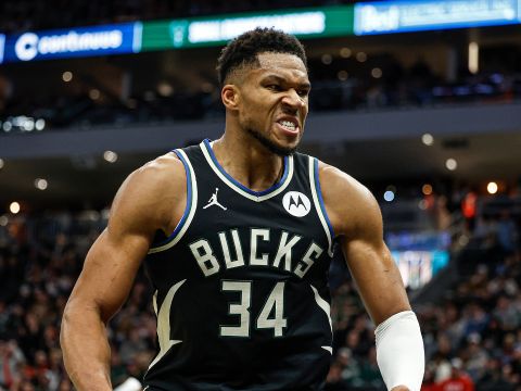 字母哥vs公牛集锦 全场41+15+9统治表现成功捍卫主场