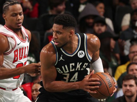 公牛110-126雄鹿 字母哥41+15+9统治表现带队主场轻取公牛