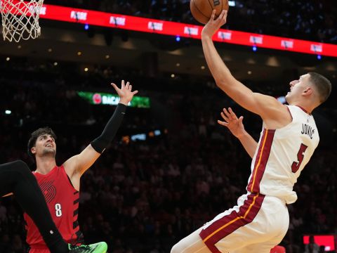 约维奇vs开拓者集锦 替补出战砍29+9+7创个人得分新高