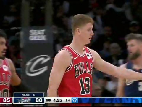 NBA常规赛：公牛vs骑士第3节英文原声回放