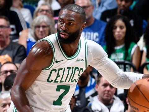 布朗vs魔术集锦 砍下27+5关键时刻屡屡奉上关键球