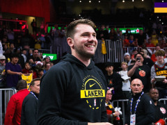 NBA常规赛-湖人vs黄蜂伤病名单（11月11日）里夫斯出战成疑