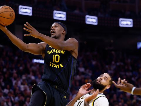 步行者83-114勇士 勇士6人上双主场31分大胜步行者