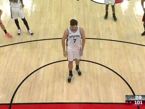 NBA常规赛：马刺vs公牛第4节英文原声回放