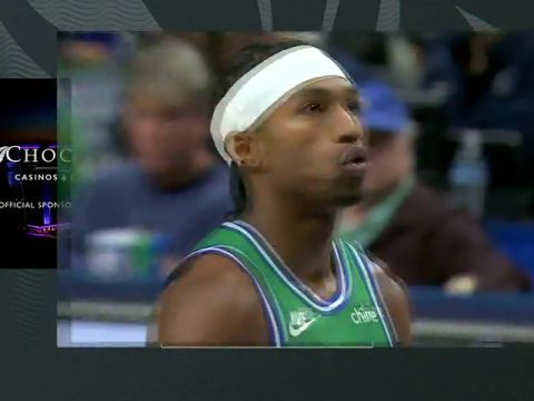 雄鹿vs独行侠第1节英文原声回放