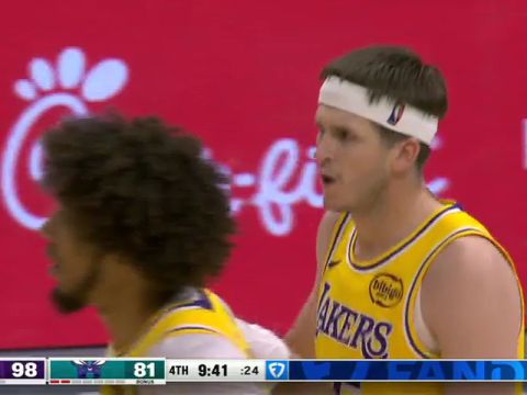 NBA常规赛：湖人vs黄蜂第4节中文解说回放