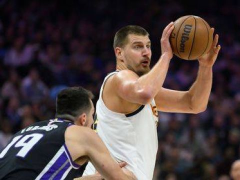 [约基奇个人集锦]19中16！！约基奇vs国王独揽35+15+7集锦