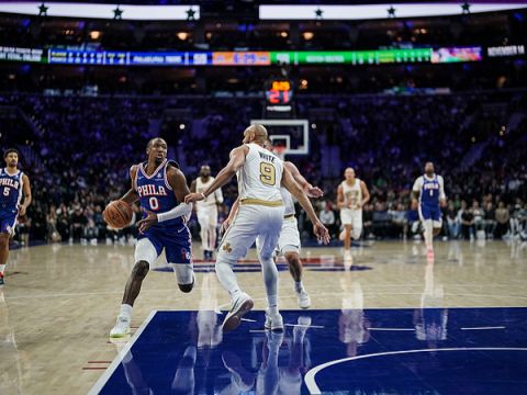 凯尔特人100-102费城 杰伦-布朗24+6+5马克西21+9乌布雷补篮绝杀