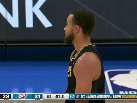 [库里恶犯]17年首次！库里这扑防职业生涯首次被吹恶意犯规