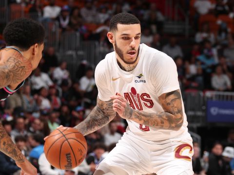 骑士vs热火精华回放  残阵骑士全民皆兵客场大胜热火