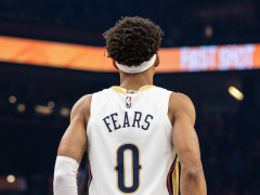 NBA常规赛-湖人vs鹈鹕首发名单预测（11月15日）东契奇、里夫斯可以出战