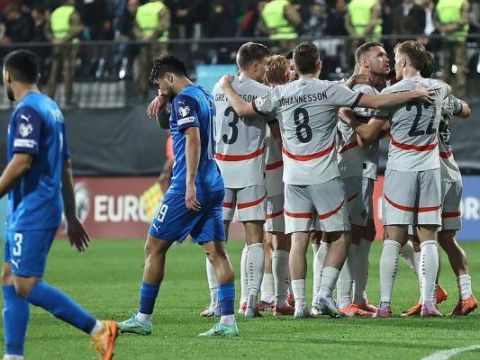 [爱奇艺全场集锦] 世预赛-古德蒙德森破门因格森破门 冰岛2-0阿塞拜疆