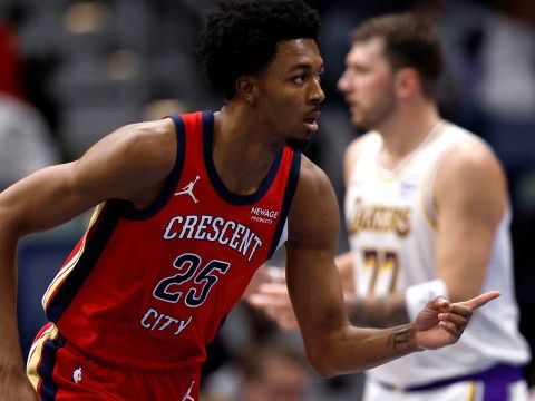 湖人118-104鹈鹕 里夫斯31+7东契奇24+12轻取鹈鹕