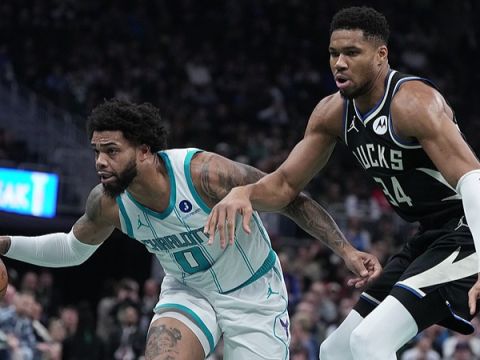 迈尔斯-布里奇斯vs雄鹿集锦 空砍32+7投进6记三分于事无补