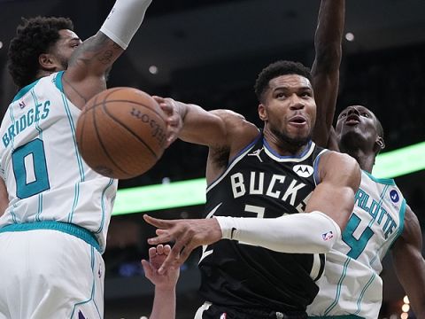 黄蜂134-147雄鹿 字母哥25+7+18力压拉梅洛-鲍尔16+10