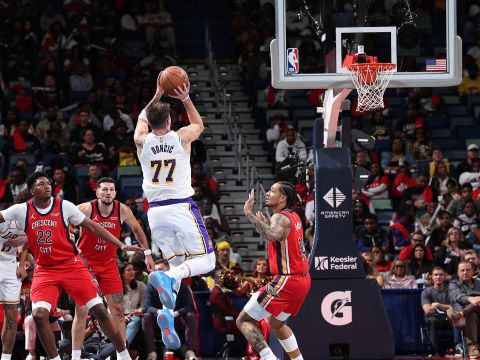 湖人118-104鹈鹕 里夫斯31+7东契奇24+12轻取鹈鹕