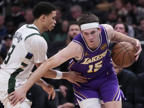 里夫斯vs雄鹿集锦 全场25分6板8助攻传一体串联球队