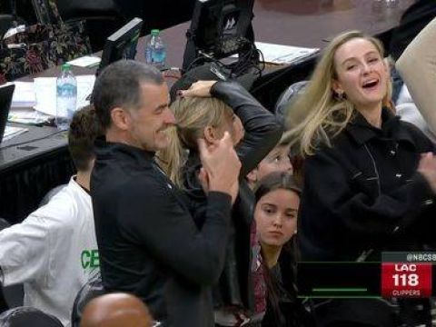 [哈登错失绝平]这球进就封神！哈登连得18分后 绝平三分遗憾打铁