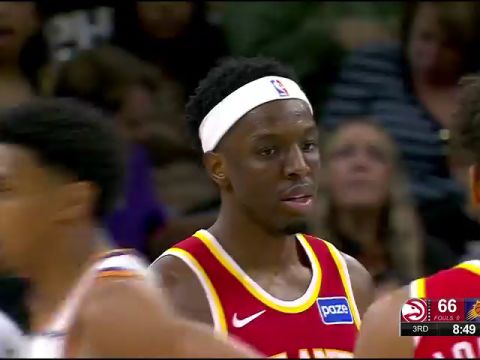 NBA常规赛：老鹰vs太阳第3节英文原声回放