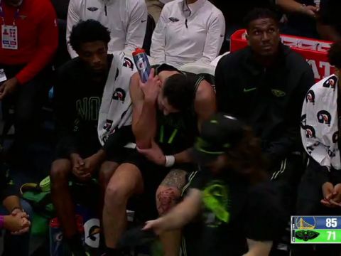 NBA常规赛：勇士vs鹈鹕第3节英文原声回放