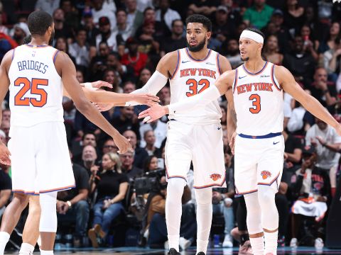 尼克斯vs热火精华回放 唐斯绝平偏出热火主场险胜尼克斯