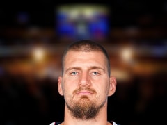 NBA每日篮板王：尼古拉·约基奇18篮板(2025年11月18日)