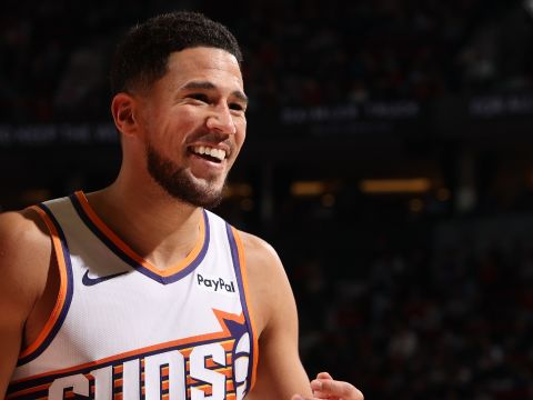 布克vs开拓者集锦 全场19分6板5助3断率队轻松取胜