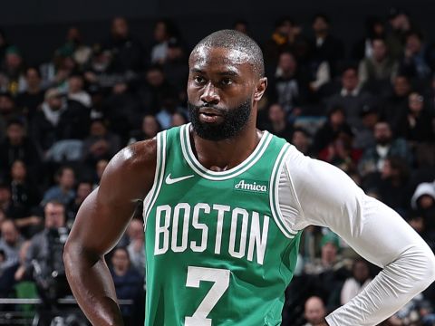 布朗vs篮网集锦 内外开花轰下29分率队轻取篮网