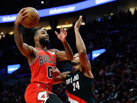 怀特vs开拓者集锦 替补出战表现亮眼公共性25+7