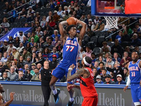 埃奇库姆vs猛龙集锦 拿下21+6两度上演滑翔飞扣不失为一种美学