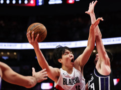 开拓者队记：杨瀚森现在在低位进攻时的判断更清晰，这些进步都离不开G联赛的实战打磨