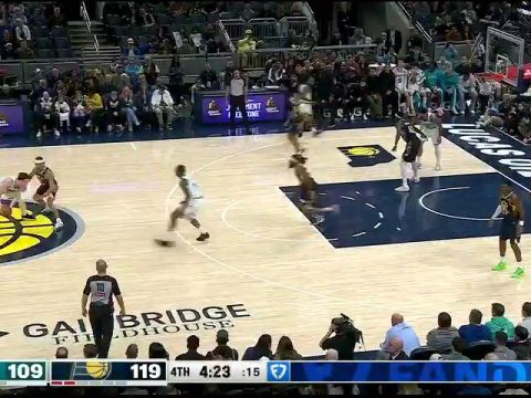 NBA常规赛：黄蜂vs步行者第4节中文解说回放