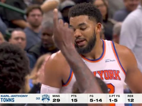 NBA常规赛：尼克斯vs独行侠第4节英文原声回放