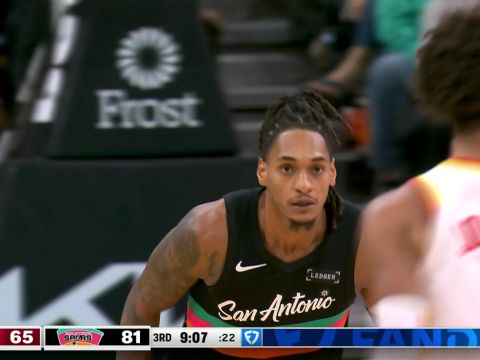 老鹰126-135马刺 文班缺阵福克斯26分9助攻率队轻取老鹰豪取三连胜