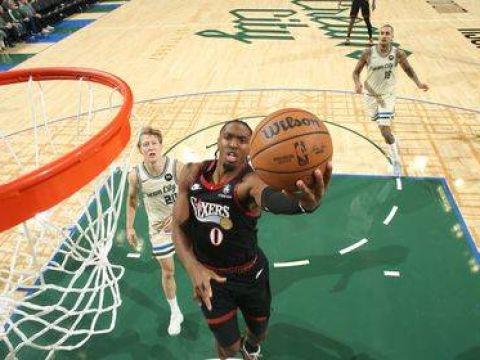 [腾讯全场集锦]🏀马克西生涯新高54分！76人加时胜雄鹿 乔治21分 罗林斯32+14