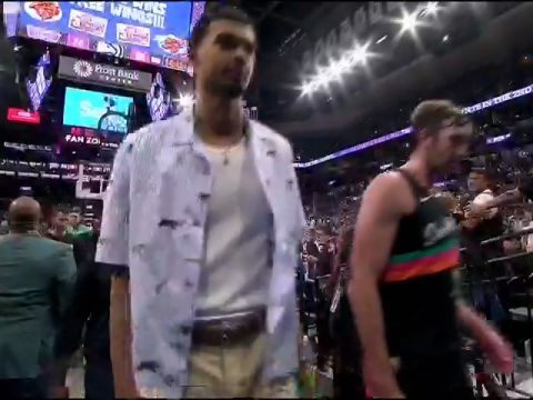 NBA常规赛：老鹰vs马刺英文原声全场回放