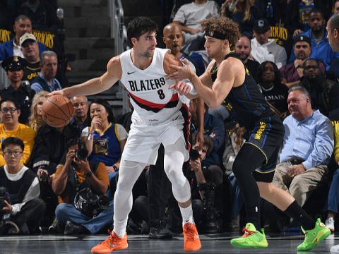 开拓者127-123勇士 阿夫迪亚26+6+13库里空砍38分