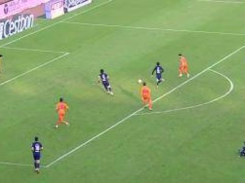 [射门中柱]泰山前场抢断 瓦科接传球低射远角中框