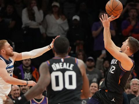 森林狼113-114太阳 爱德华兹空砍41分吉莱斯皮上演准绝杀