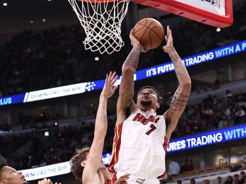 韦尔vs公牛集锦 全场拿下20分14篮板正负值+17多次贡献精彩暴扣