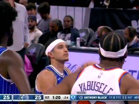 NBA常规赛：尼克斯vs魔术第1节英文原声回放